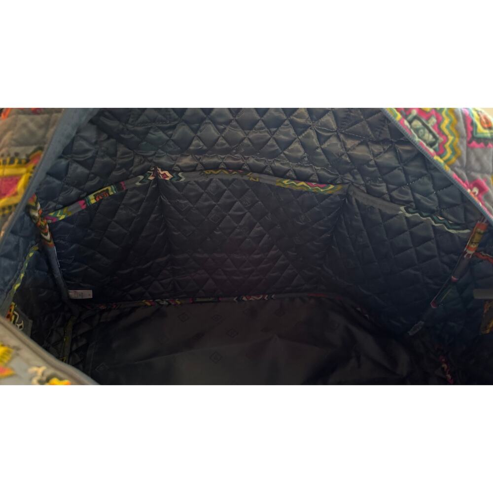 Vera Bradley Carryall - Picture 4 of 8